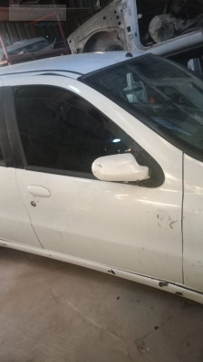 fiat albea sağ ön kapı dolu