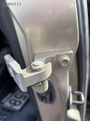 ÇIKMA SEAT TOLEDO SAĞ ARKA KAPI MENTEŞESİ ÜST