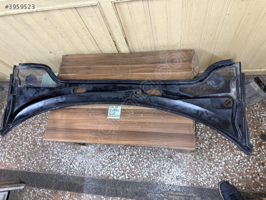 AUDİ A3 ÖN CAM IZGARASI ORJİNAL ÇIKMA 2004-2010 MODEL 8P1819415E