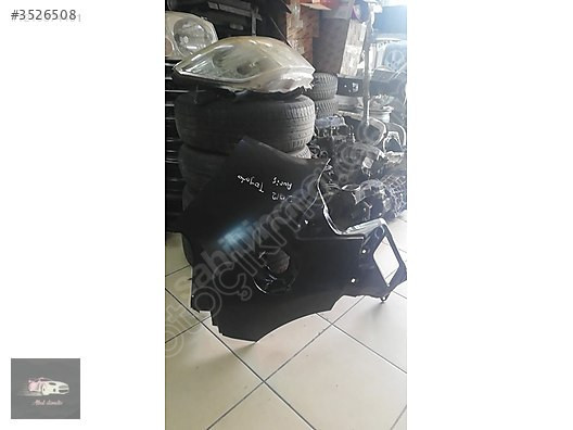 Toyota Auris sol arka çamurluk orijinal çıkma hatasız