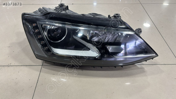 VOLKSWAGEN JETTA LEDLİ MERCEKLİ XENON SAĞ FAR DOLU 1ZS011192-02