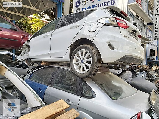 Ford Fiesta 4 Çıkma Sol Ön Kapı