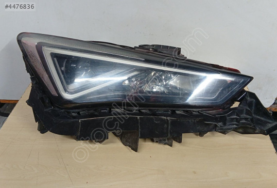 Cupra Leon Sağ Ön Far Orijinal Çıkma