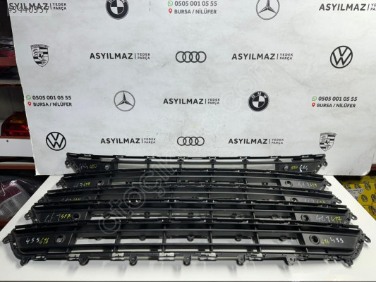 VOLVO XC40 ORJİNAL ÖN TAMPON ORTA IZGARA