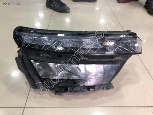 SKODA KAMİQ SAĞ FAR