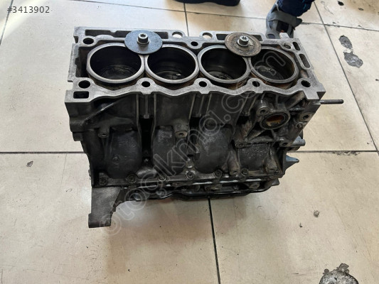 PEUGEOT  207  1.4  BENZİNLİ  YARIM  MOTOR