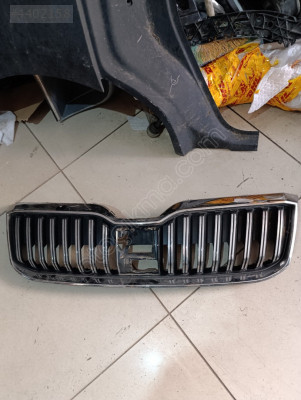 Skoda superb ön panjur 2019-2023 orjinal çıkma parça