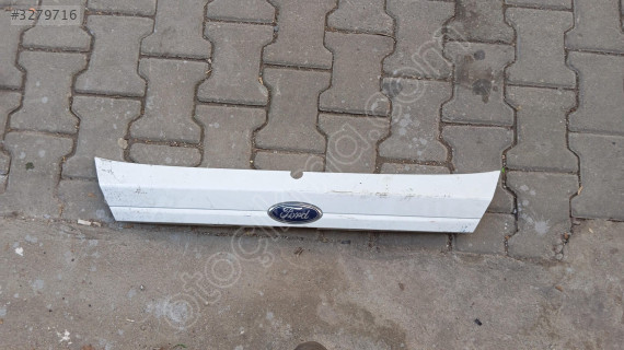 FORD FİESTA ARKA BAGAJ PLAKA ÜST KAPLAMA ÇITA  ORJİNAL ÇIKMA