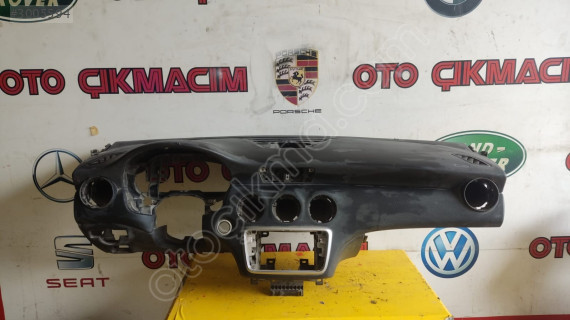 MERCEDES A180 GÖĞÜSLÜK