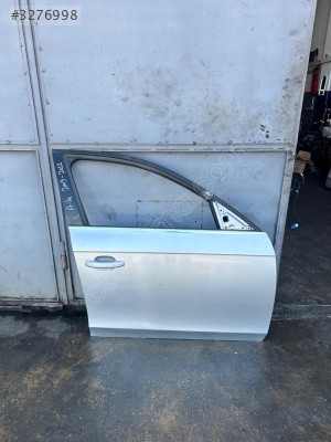 AUDİ A4  2009-2012 ÇIKMA SAĞ ÖN KAPI