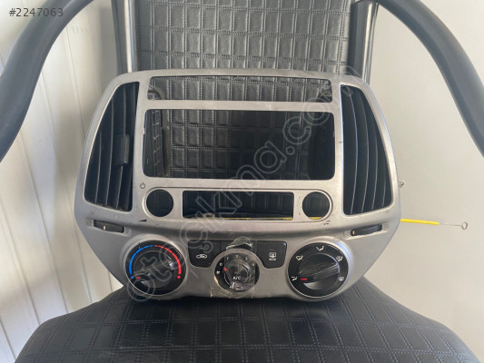 HYUNDAİ İ20 TEYP ÇERÇEVESİ