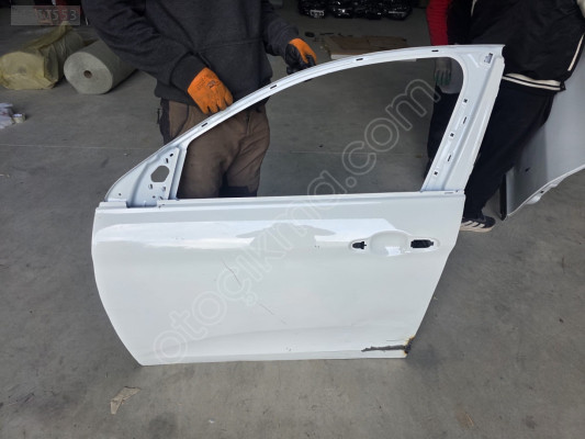 FİAT EGEA BEYAZ SOL ÖN KAPI ORJINAL LOKALLIK