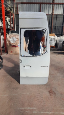 MERCEDES SİPRİNTER 19/23 sağ arka bagaj  SEFALILAR OTO CIKMA