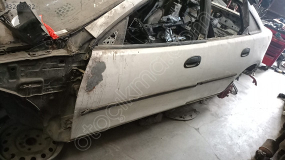 mazda lantis sol ön kapı