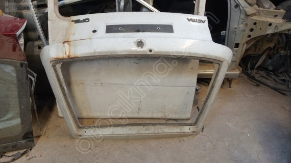 opel astra f bagaj kapağı