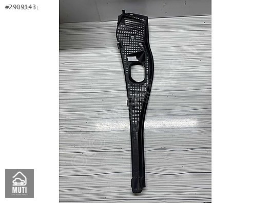 Dacia Duster Sağ Cam Izgara Bakaliti 8200294316