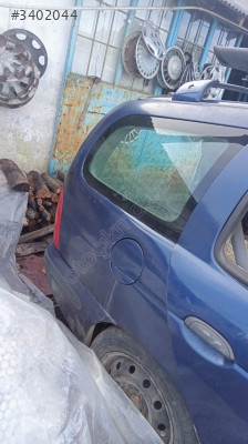 Renault Megane 1 STW Sağ Arka Çamurluk Kesme Yedek