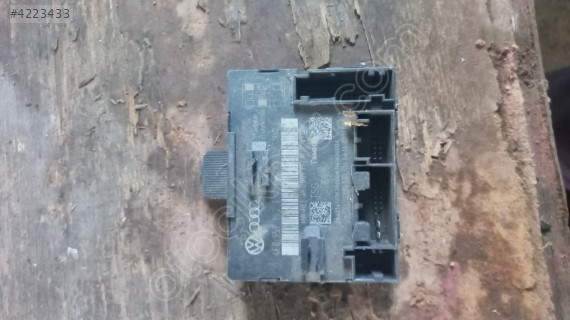 Audi A6 sağ ön kapı kontrol beyni