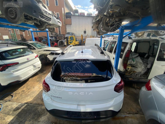 DACİA SANDERO ARKA BAGAJ KAPAĞI