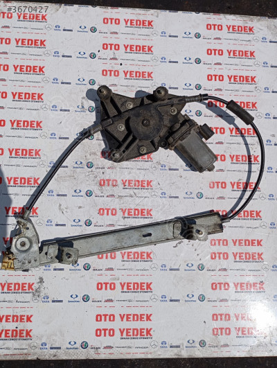 Alfa Romeo 156 sağ arka cam krikosu