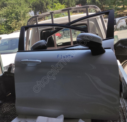 FORD FİESTA 2019 SAĞ ÖN KAPI