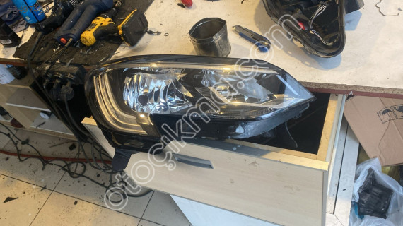 RENAULT TALİANT SAĞ FAR HATASIZ WEST OTO ÇIKMA DA