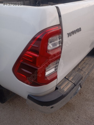 Toyota Hilux sol arka stop