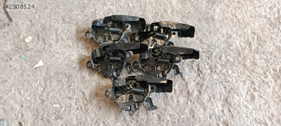 Toyota Hilux kaput kilitleri