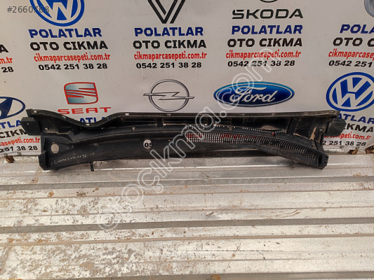 Toyota Corolla ön cam ızgarası Orjinal