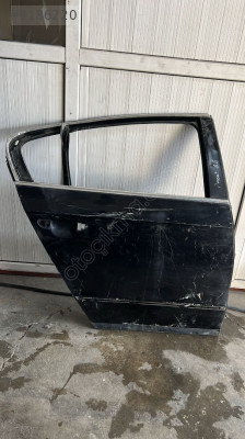 Wolksvagen Passat sağ arka kapı orijinal boyasız