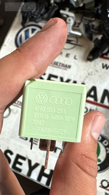 4H0951253 vw golf 6 644 nolu röle ..