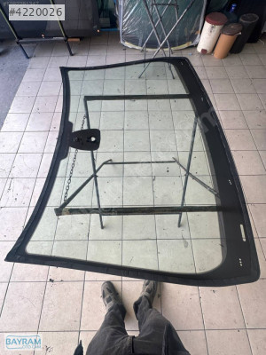 RENAULT CLİO 5 ÖN CAM ÇIKMA