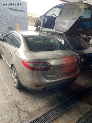 RENULT FLUENCE ORJİNAL HATASIZ ARKA TAMPON PARK SENSÖRLÜ