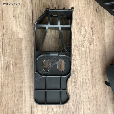 Ön tampon Braket 2020-2023 Peugeot 2008