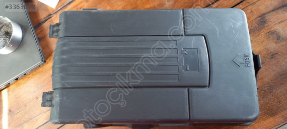 VW CC Passat Jetta Golf akü kapağı OEM 3C0915443A sıfır orj
