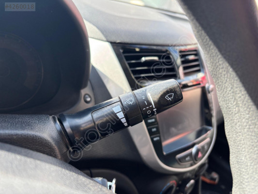 2012 Hyundai Accent Blue Silgi Sinyal Kolu