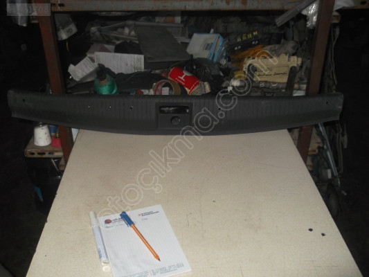 OPEL CORSA B BAGAJ ALT PLASTİĞİ