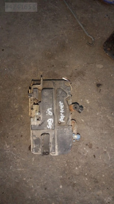 Peugeot partner sağ ön kapı kilidi eski model