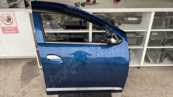 dacia sandero 2019 çıkma orjinal sağ ön kapı (son fiyat)