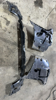 2009 BMW F10 5.25  ARKA TAMPON BRAKET SETİ