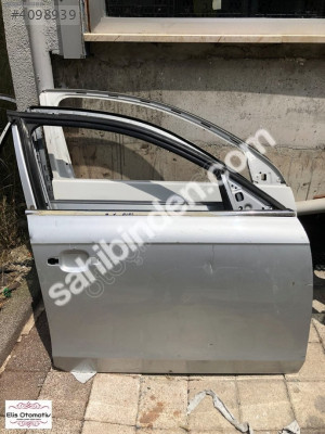 AUDİ A4 SAĞ ÖN KAPI