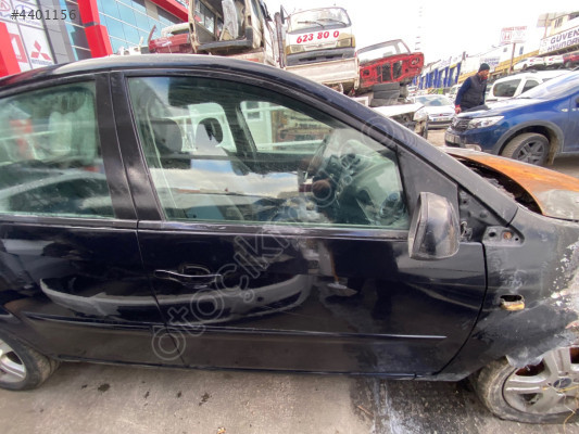 FORD FİESTA SAĞ ÖN KAPI HATASIZ 2002-2009
