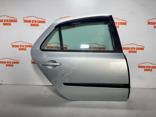 Laguna 2 sağ arka kapı dolu  gri renk