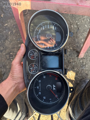 Audi TT kilometre saati