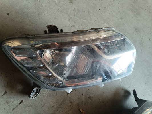 260108435R Dacia Sandero 2 sağ far