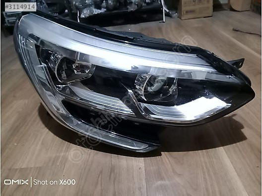 Renault Megane4 sarı söket sağ far hatasız orijinal