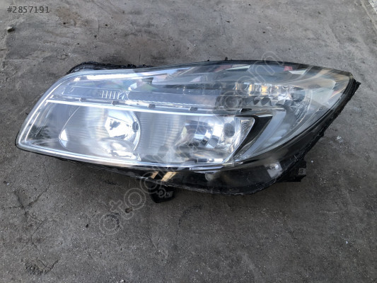 Opel Insignia Modeli İçin Sol Far Çıkma Parça