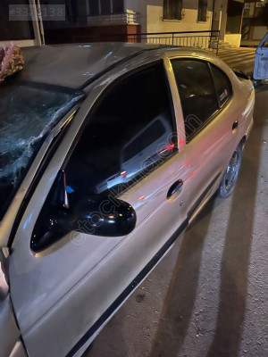 Renault megane 1 sol arka kapı