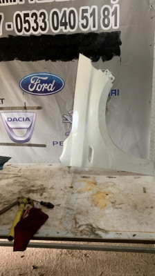 Fiat Egea sağ ön çamurluk orijinal 50 TL