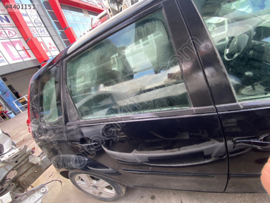 FORD FİESTA SAĞ ARKA KAPI HATASIZ 2002-2009